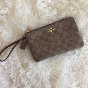Coach wristlet wallet NEW